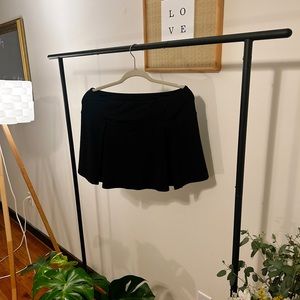 Solid Black Tennis Skirt | Women’s Size L